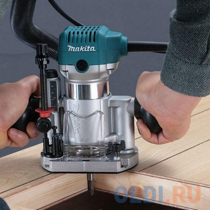   Makita RT0700CX2  